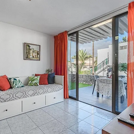 -2 Minute From The Beach. شقة